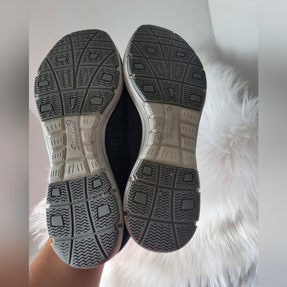 Skechers Women Breathable Slip-On Shoes, Size 9 - Picture 7 of 7
